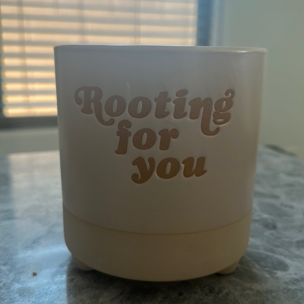 Retro Indoor Plant Pot that reads “rooting for you”